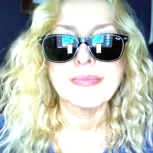 Meet your Posher, Robyn